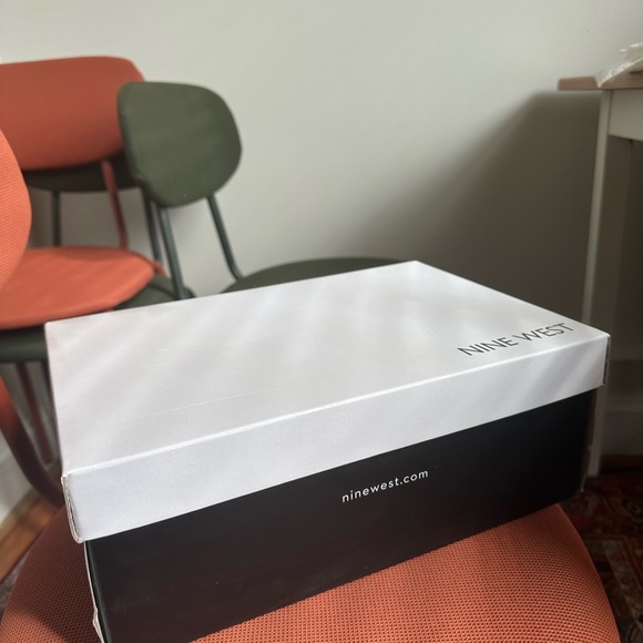 Nine West white loafers - Picture 4 of 7